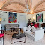 Château De - Maison De Collias