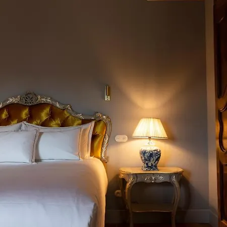 Otel Chateau De Collias