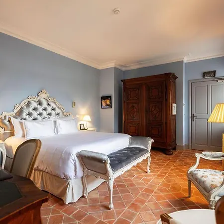 Chateau De Hotel 5*
