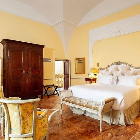 Chateau De Hotel Collias